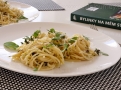Spaghetti s pěti bylinkami a citrónem