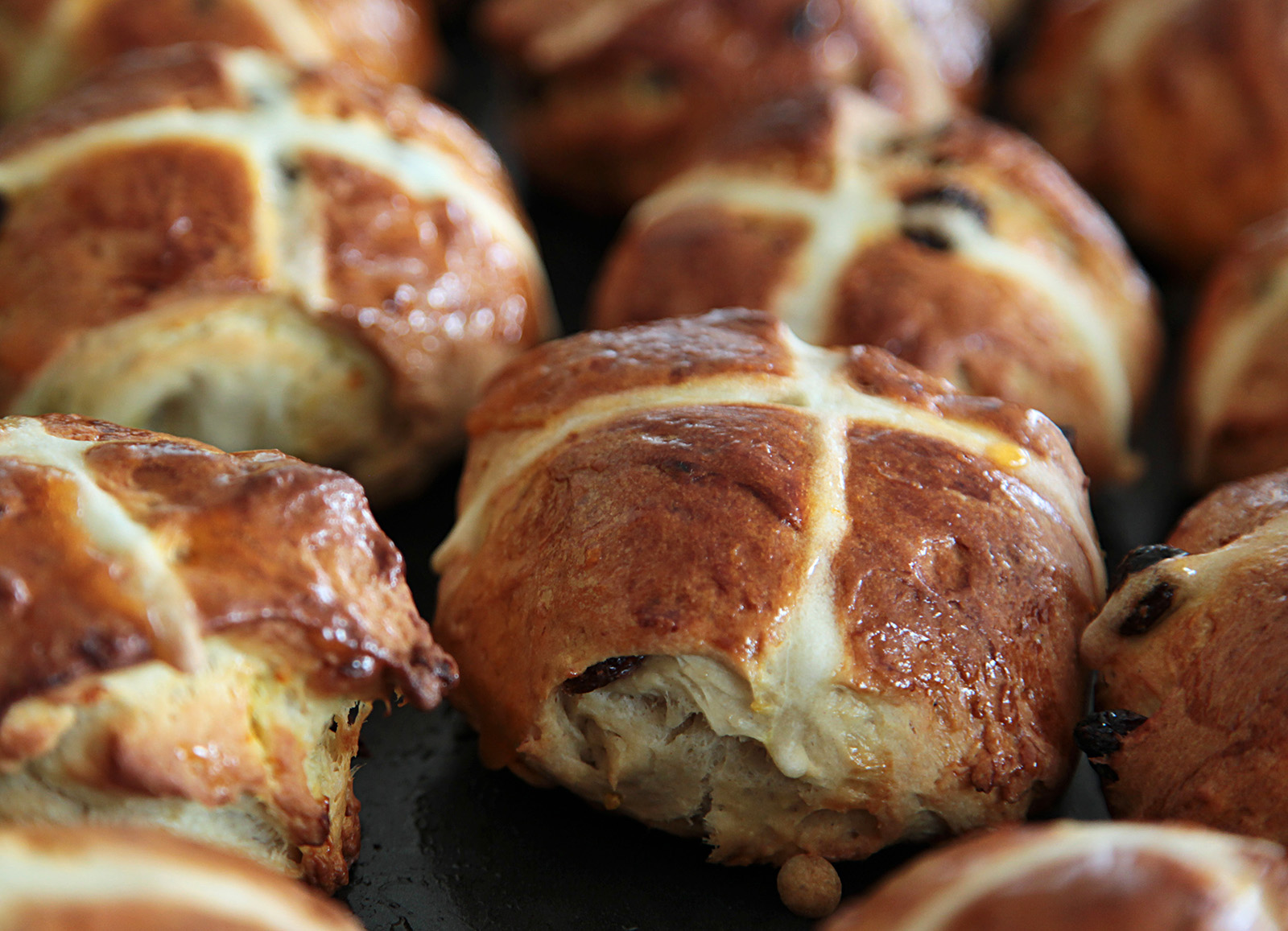 Hot cross buns symbolizují Velikonoce