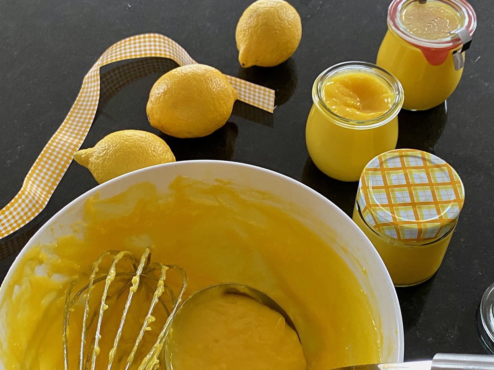 Lemon curd je u nás známý pod názvem Citrónový krém