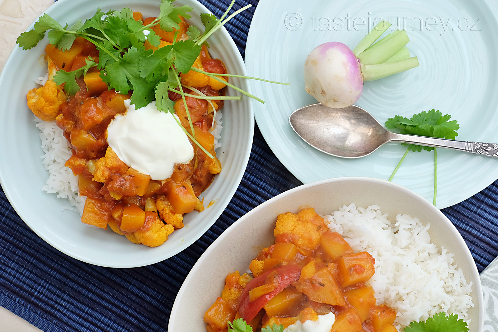 Ideální vegetariánské kari s tuřínem a vodnicí